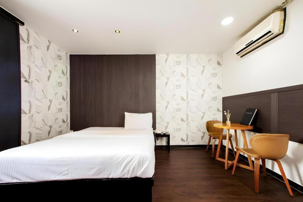 M7 Business Hotel Chilgok Exterior photo