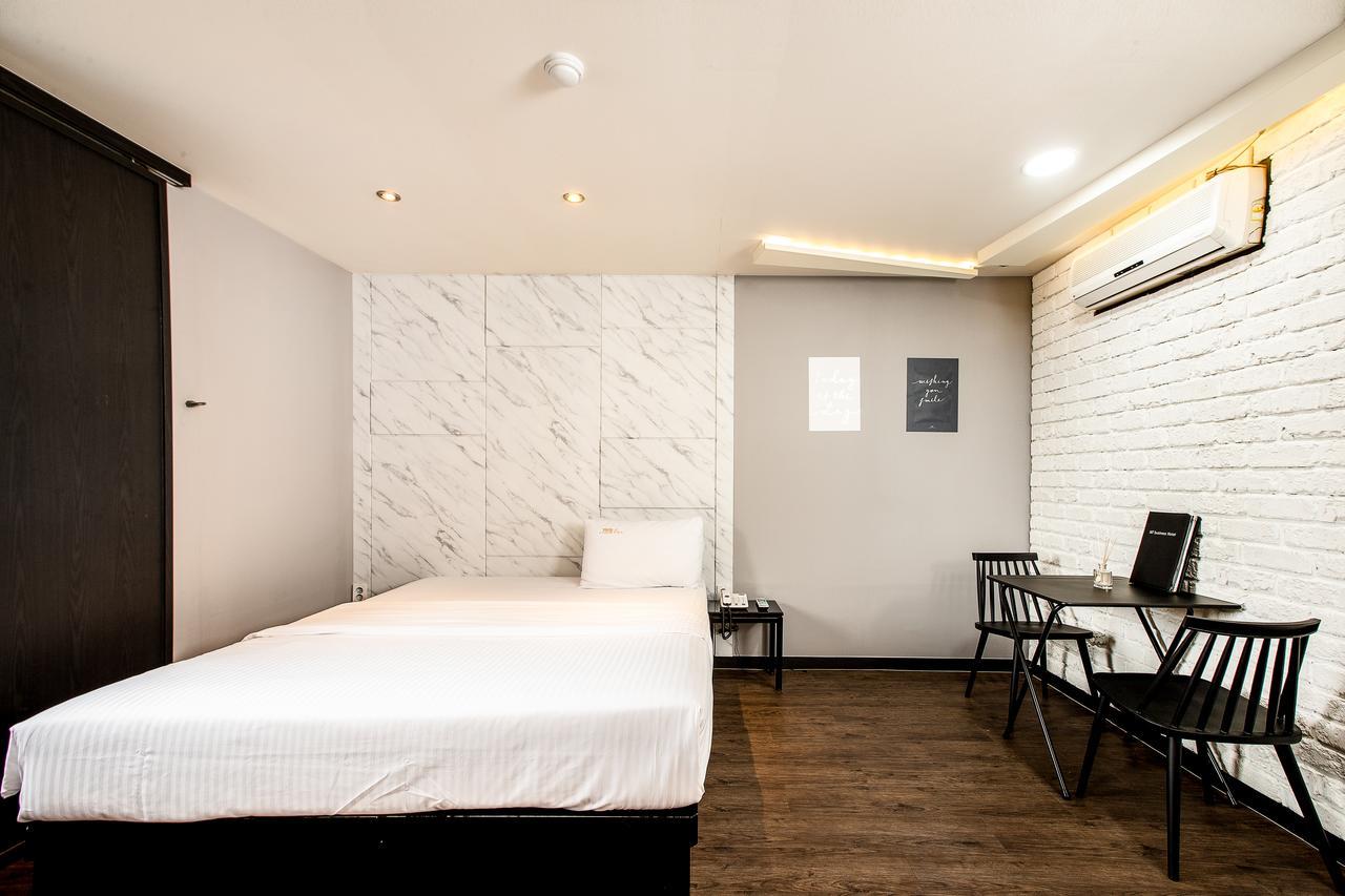M7 Business Hotel Chilgok Exterior photo